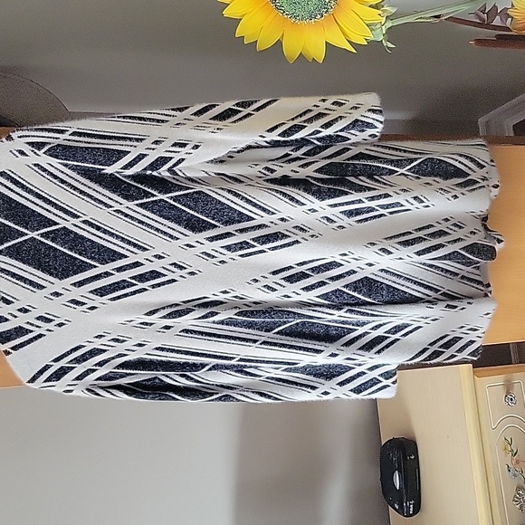 Frank Lyman Design 12 tunic style - Picture 4 of 4